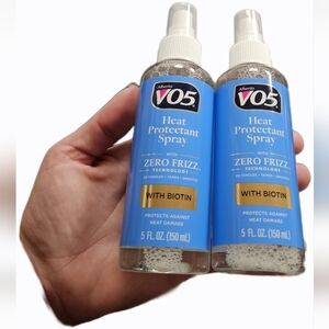 NWT 》2×《 V05 ZERO FRIZZ HEAT PROTECTANT SPRAYS!